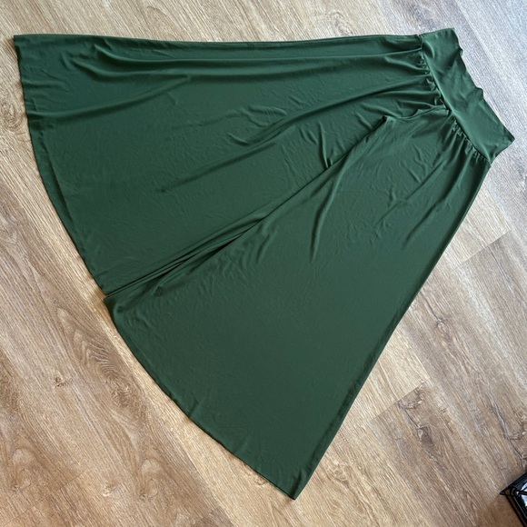 Forest Green Floor-Length Jersey Palazzo Pants - Picture 2 of 3